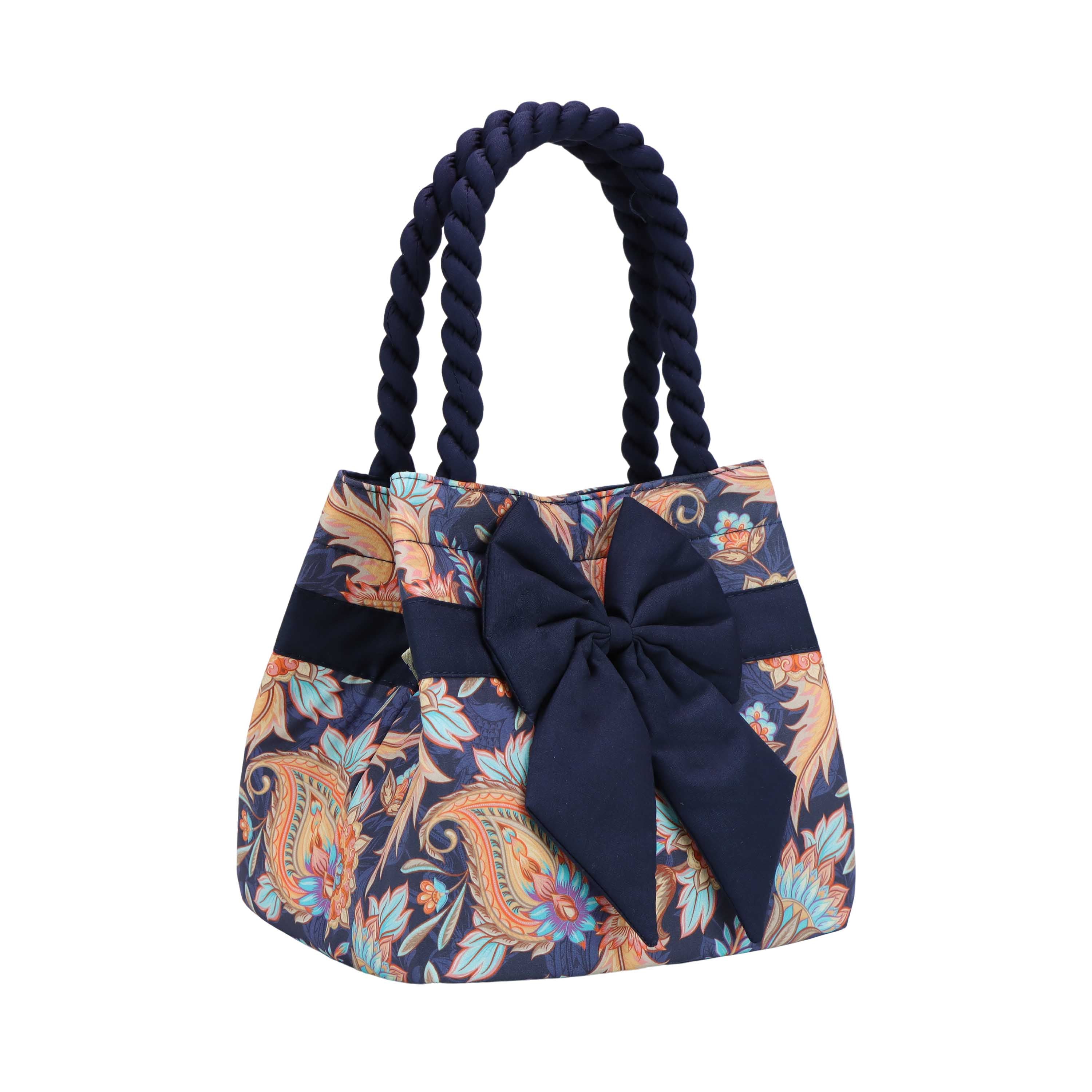 Elegant naraya bags in bangkok For Stylish And Trendy Looks 